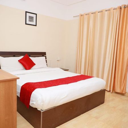 Hotel Tayas Trippapur Extérieur photo