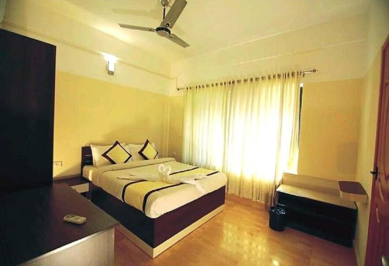 Hotel Tayas Trippapur Extérieur photo