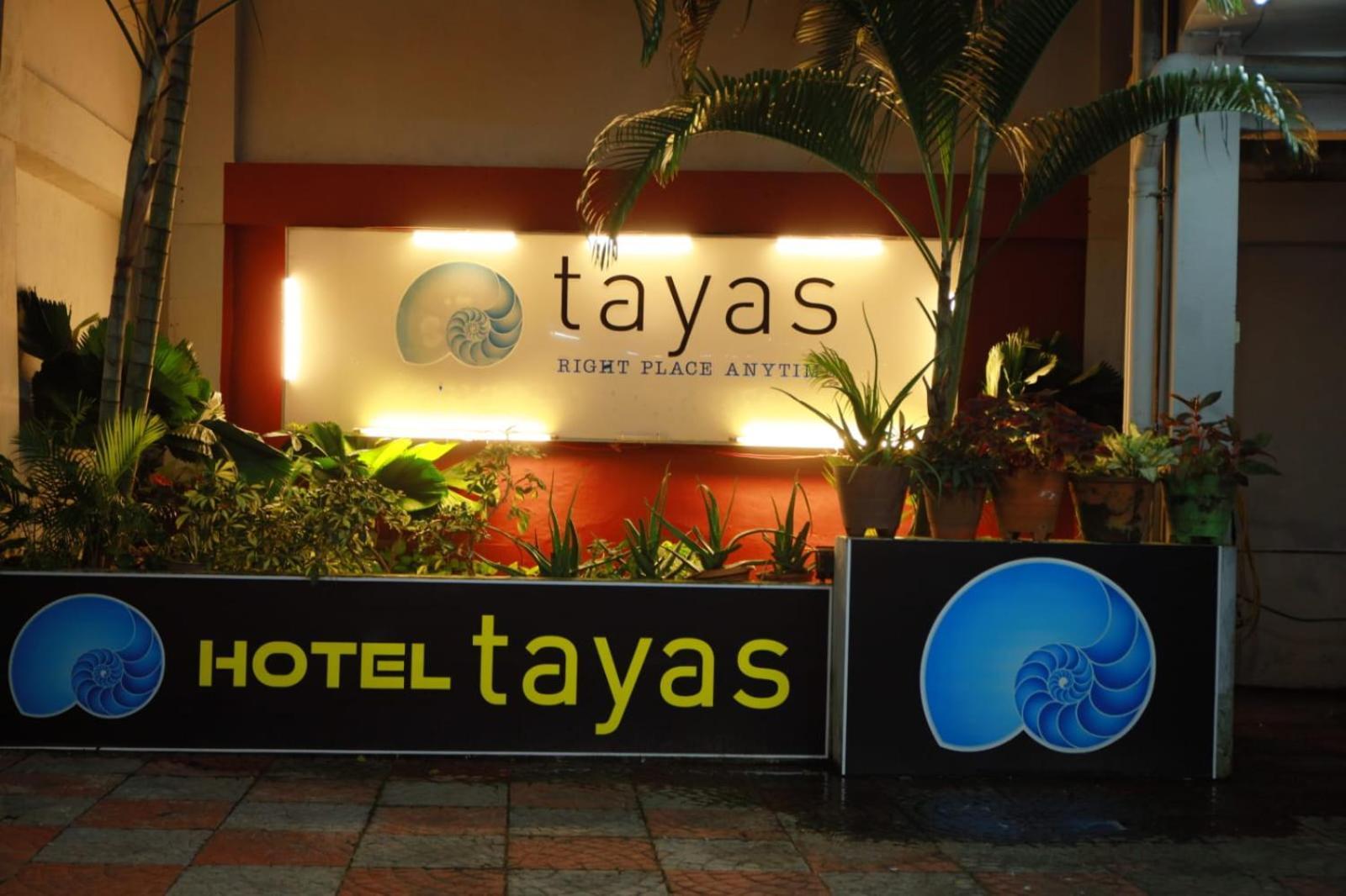 Hotel Tayas Trippapur Extérieur photo