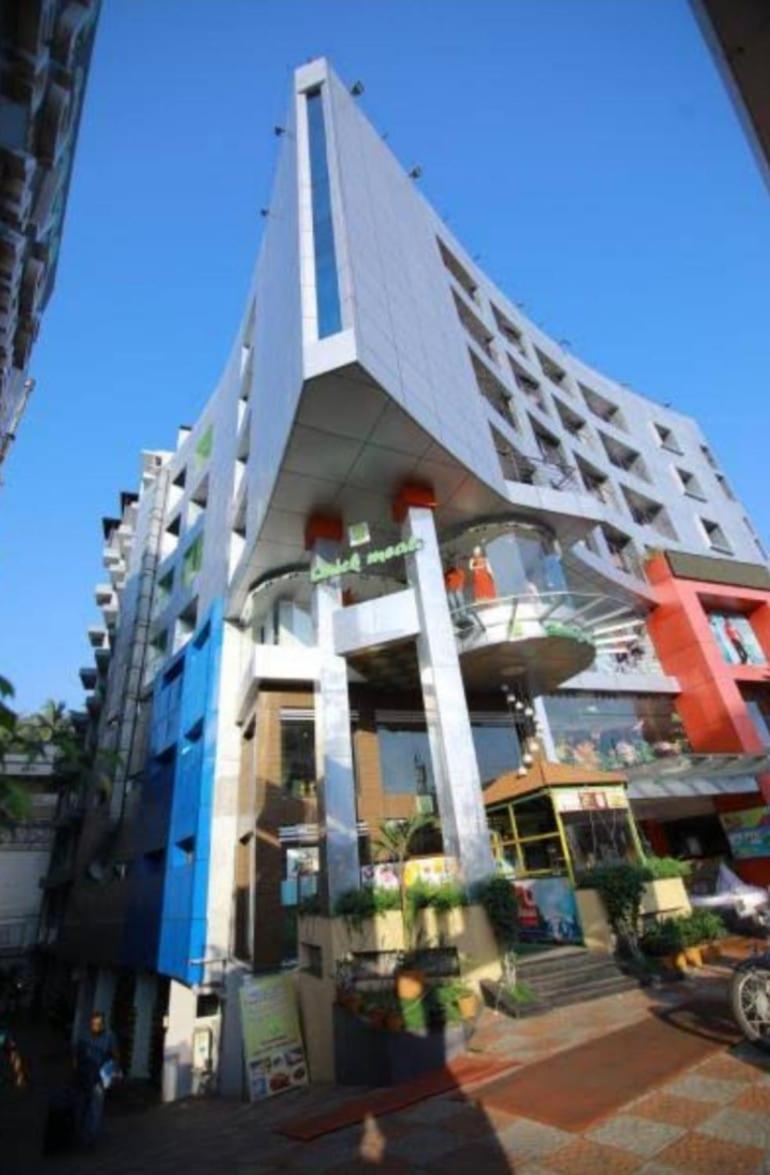 Hotel Tayas Trippapur Extérieur photo