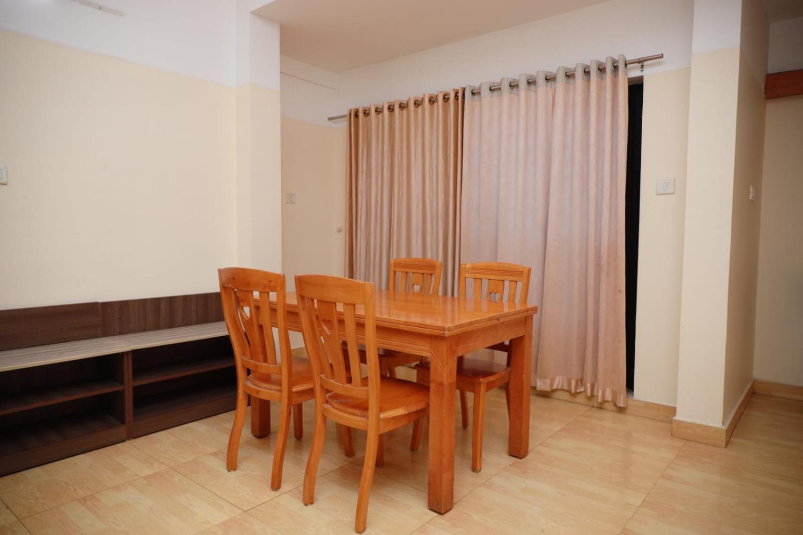 Hotel Tayas Trippapur Extérieur photo
